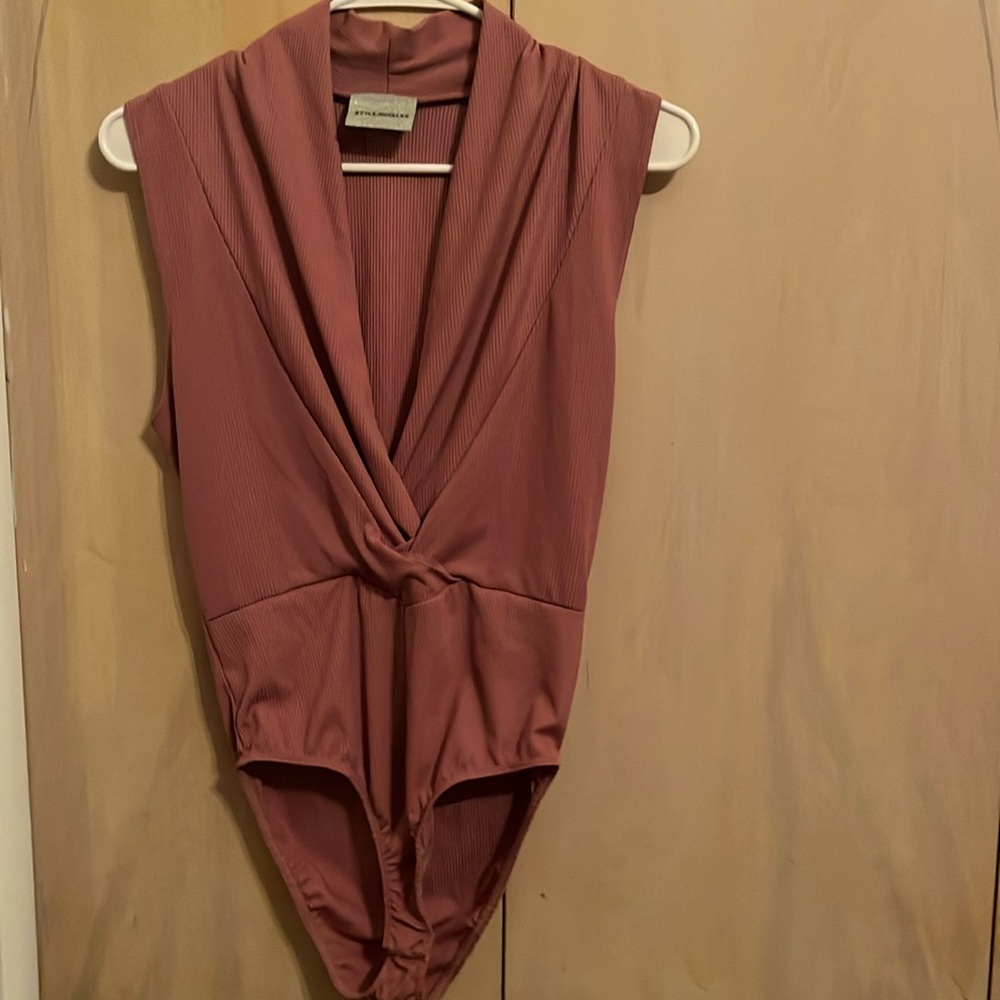 Style Angeles Pink Ribbed Bodysuit—Size M